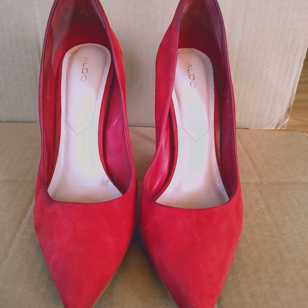Aldo Red Suede Pump. Size 9.